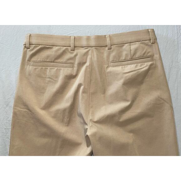 Ralph Lauren Flex Waist Flat Front Washable Tech Dress Pants. Beige, Men's 33X30 - Picture 9 of 9